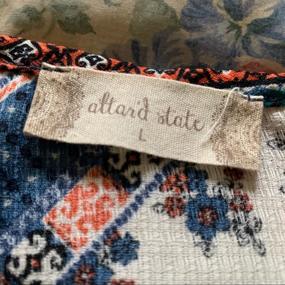 Altar’d State Blue, White Tie-up Large TOP BLOUSE - Picture 6 of 7